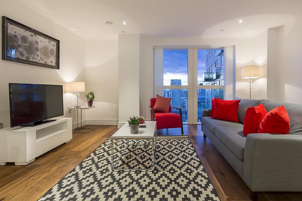 Lincoln Plaza Apartment Лондон Стая снимка