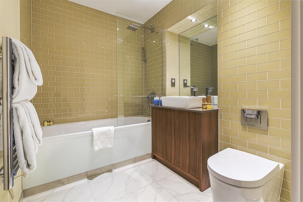 Lincoln Plaza Apartment Лондон Стая снимка