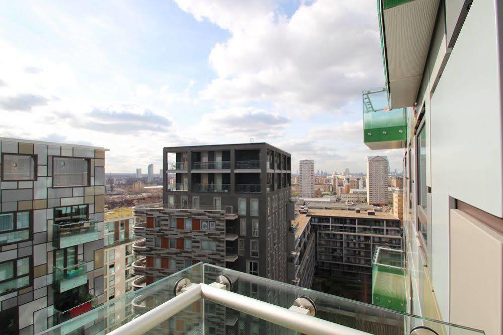 Lincoln Plaza Apartment Лондон Екстериор снимка